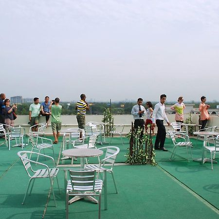 Holiday Xpress Dhaka Extérieur photo