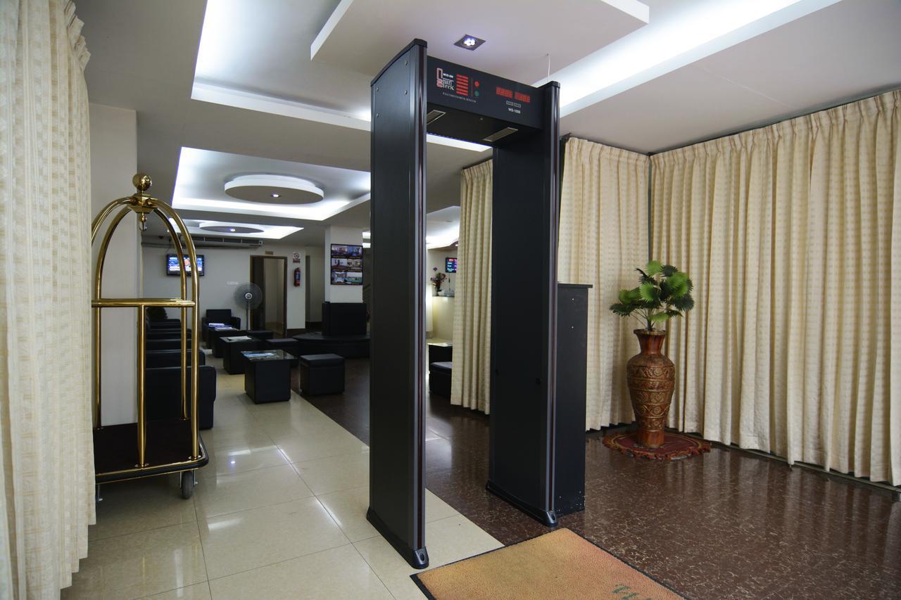 Holiday Xpress Dhaka Extérieur photo