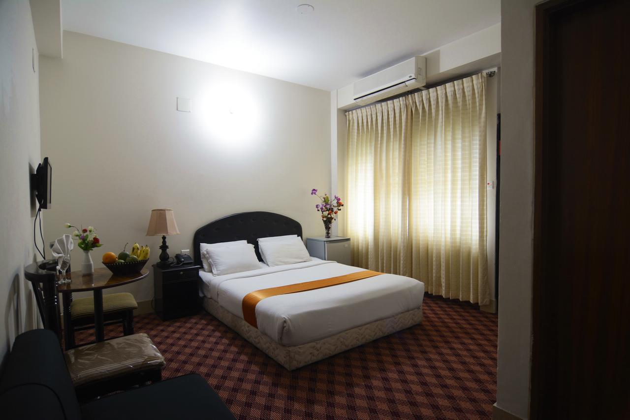 Holiday Xpress Dhaka Extérieur photo