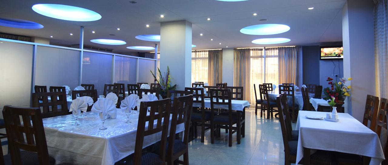 Holiday Xpress Dhaka Extérieur photo