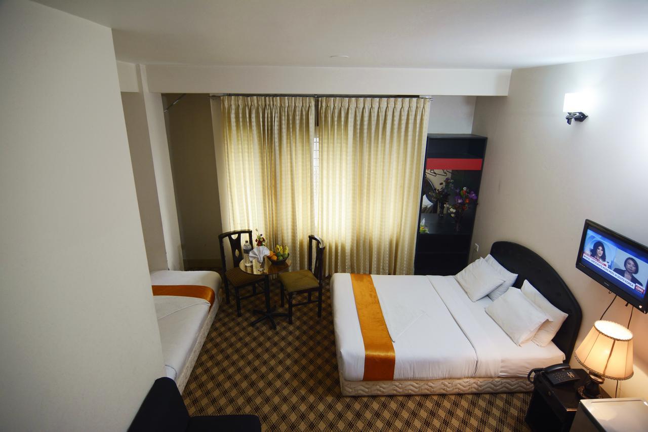 Holiday Xpress Dhaka Extérieur photo